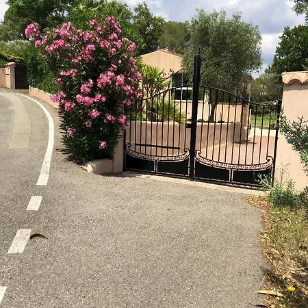 Maison De 2 Chambres Avec Jardin Clos Et Wifi A Raphael A 4 Km De La Plage *