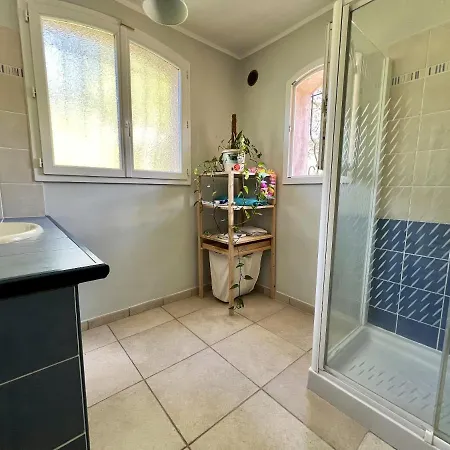 Maison De 2 Chambres Avec Jardin Clos Et Wifi A Raphael A 4 Km De La Plage Holiday home
